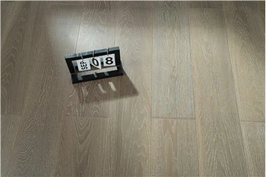 501-16 Barva světlý dub hnědá